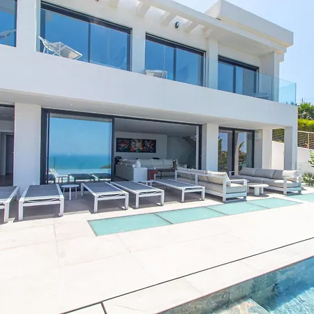 Vila Barthelemy, Luxury *