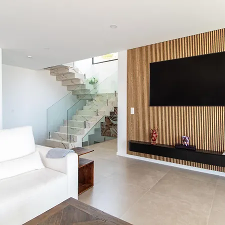 Barthelemy, Ericeira Luxury וילה