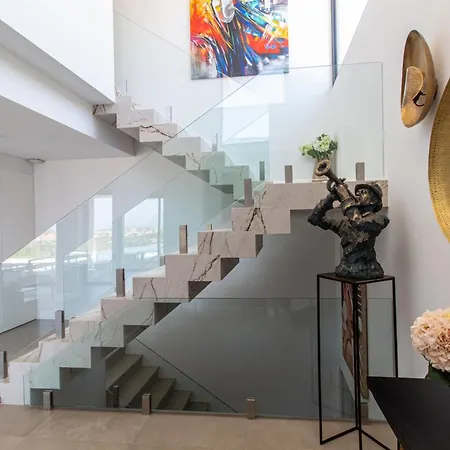 Vila Barthelemy, Luxury *