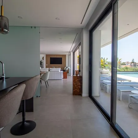 Barthelemy, Luxury