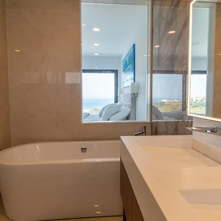 Barthelemy, Ericeira Luxury וילה