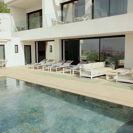 Vila Barthelemy, Luxury